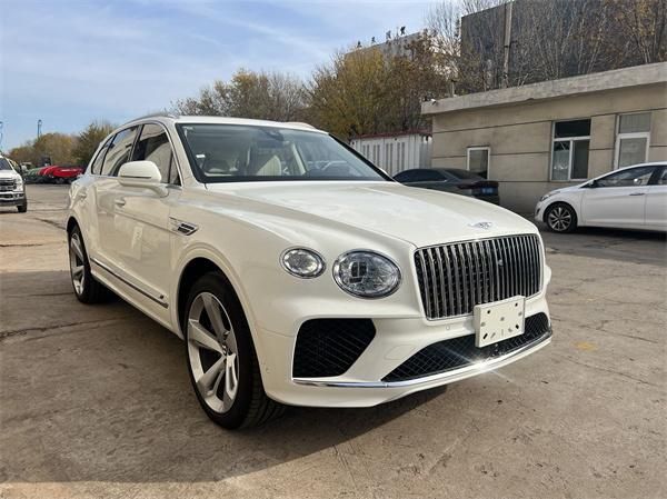 成都宾利添越限时优惠 目前276万元起售