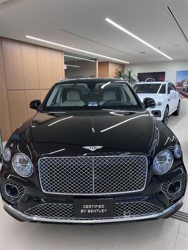 成都宾利添越限时优惠 目前276万元起售