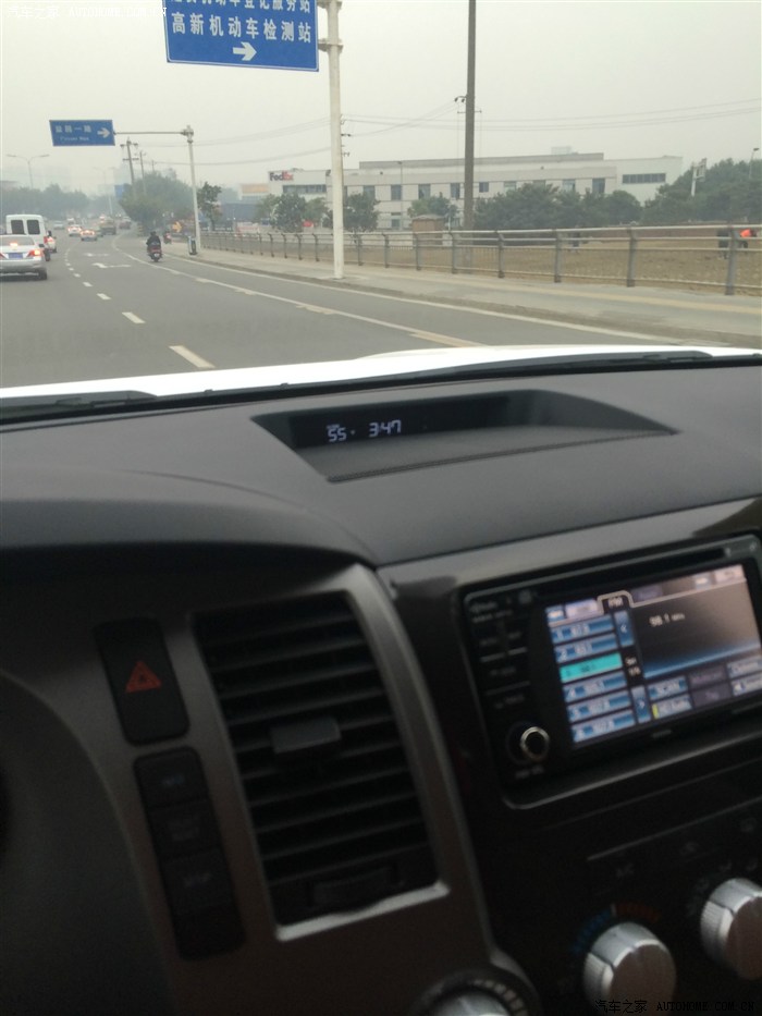 成都坦途墨版降价促销中 购车让利10万元