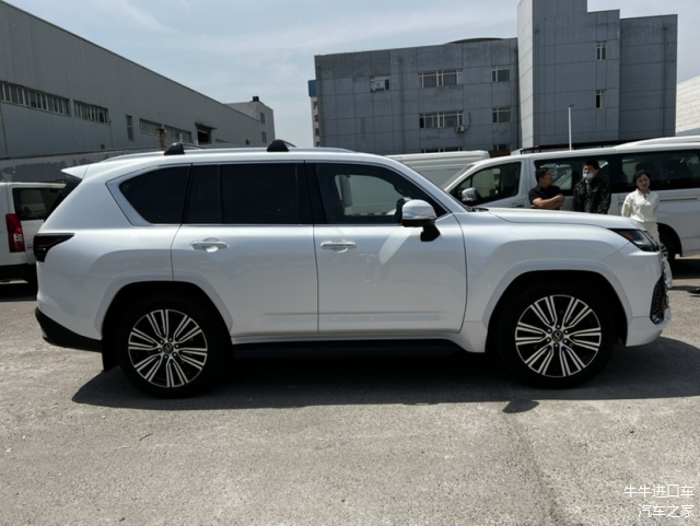 全新雷克萨斯LX600硬派越野风 美规多少钱