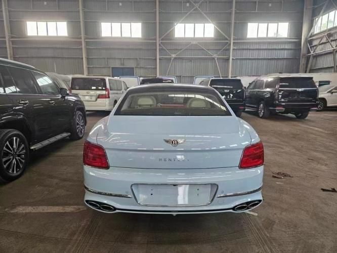 2024飞驰价格最高优惠30万 欢迎前来试驾