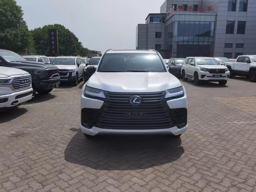 成都雷克萨斯LX美规版最低报价145万起 欢迎试乘试驾