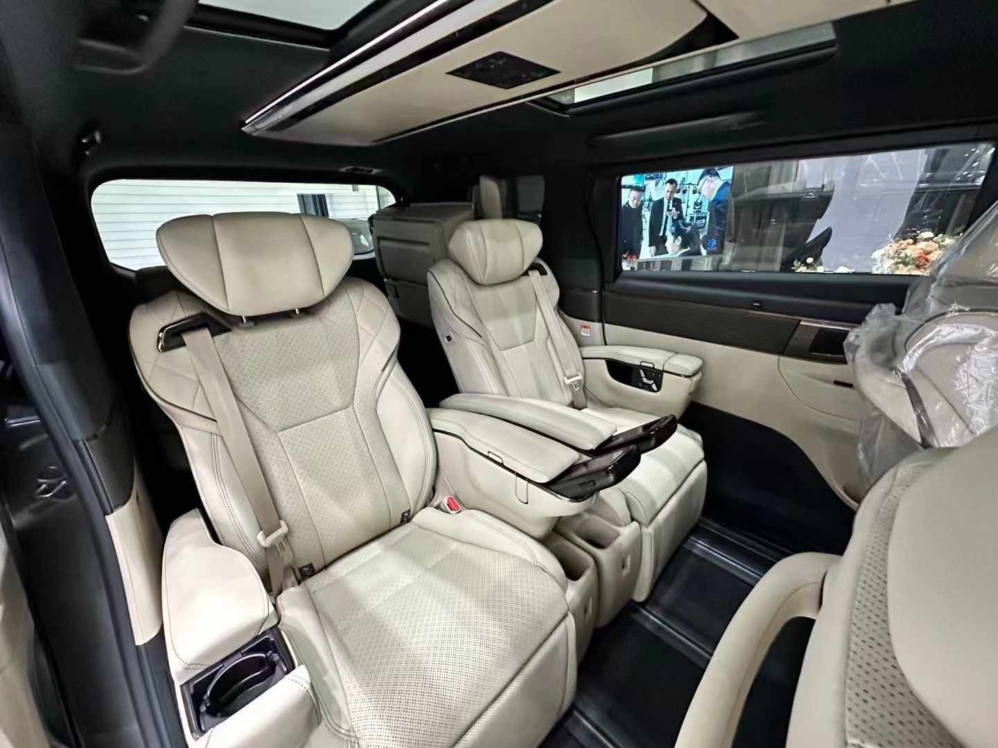 豪华进口MPV 威尔法双擎VELLFIRE HYBRID