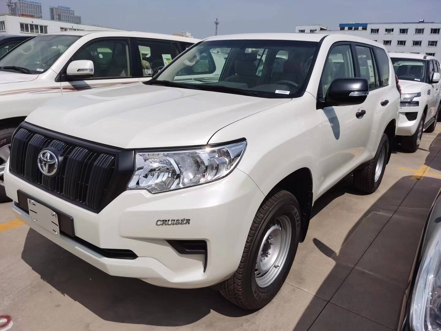 现购普拉多中东版让利促销中 目前优惠高达25.2万元