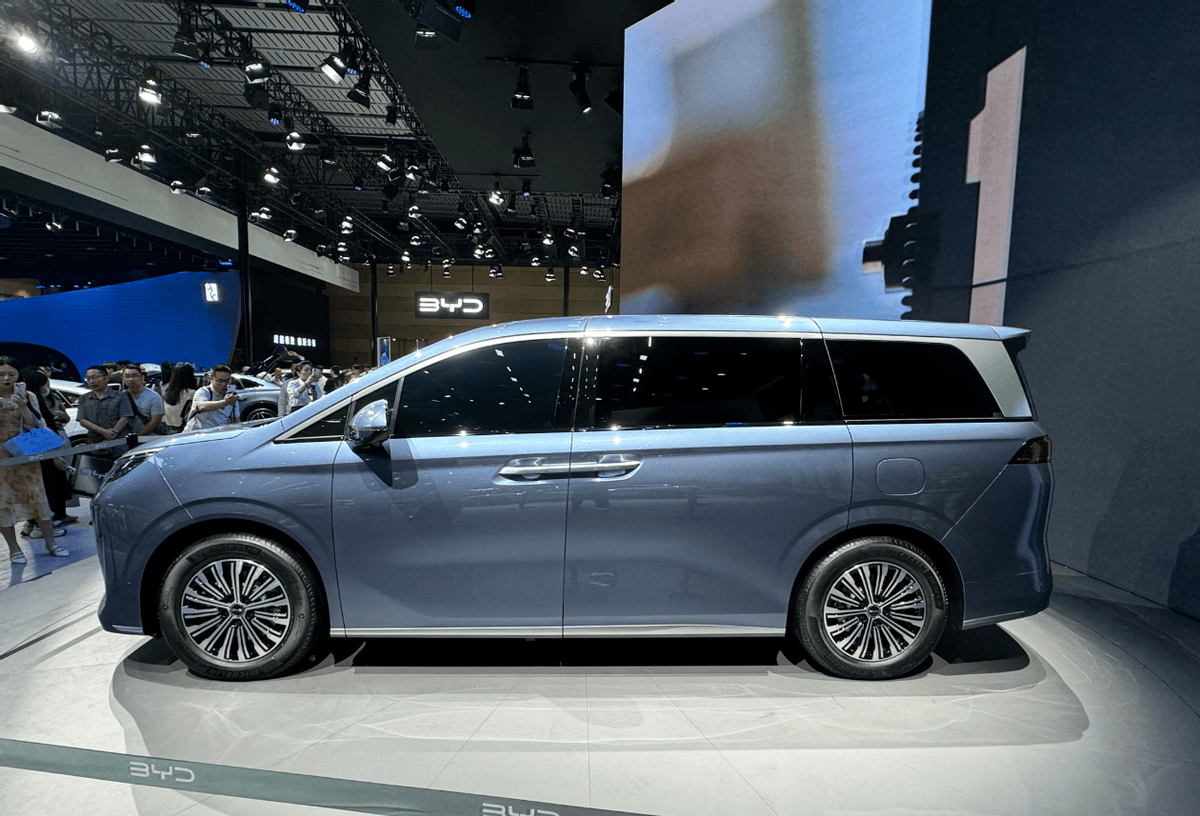 第五代DM+云辇-C，比亚迪夏掀MPV智能化新浪潮