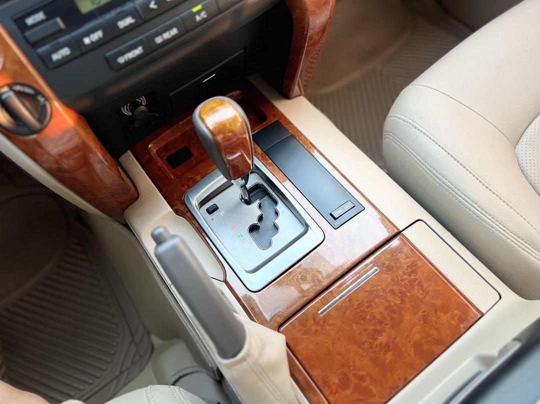 陆地巡洋舰中东版越野车到店体验