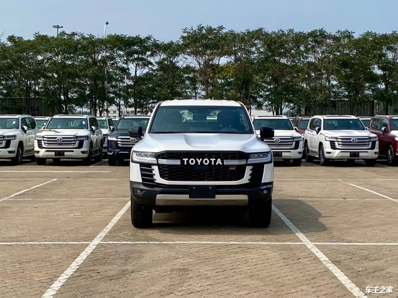 陆地巡洋舰中东版越野车到店体验