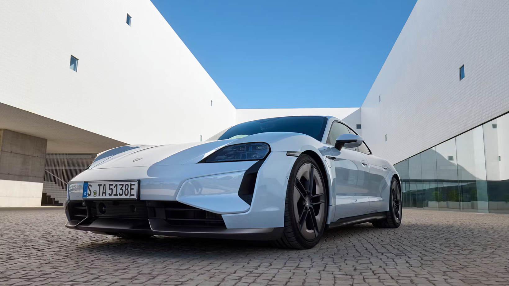 【国际快讯】宝马2024年全球销量同比下跌4%；保时捷2024年在华销量同比大跌28%