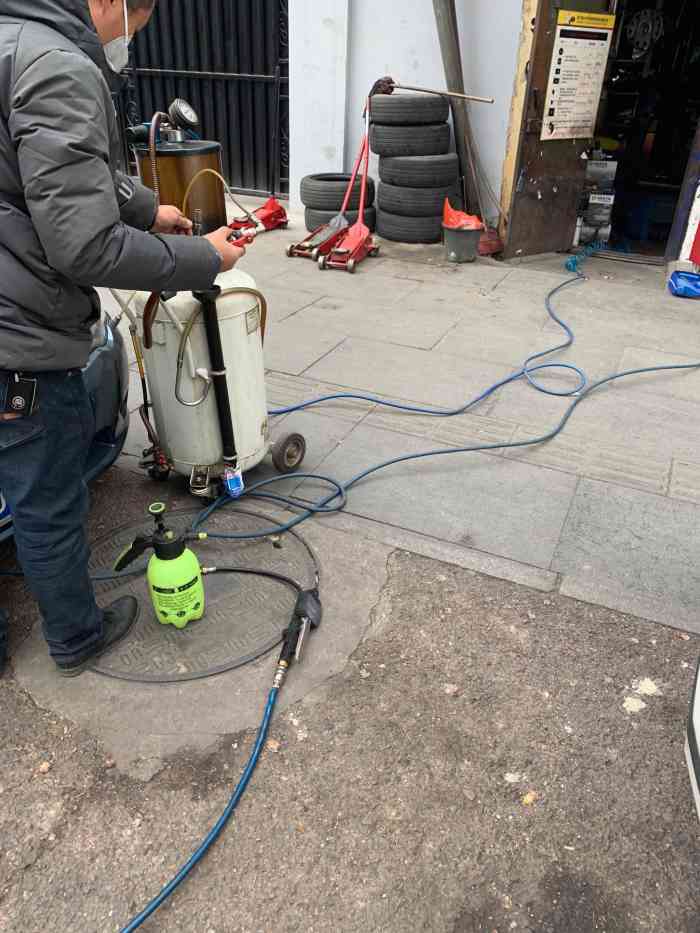 青羊总裁4S店售价141.75万起 暂无优惠