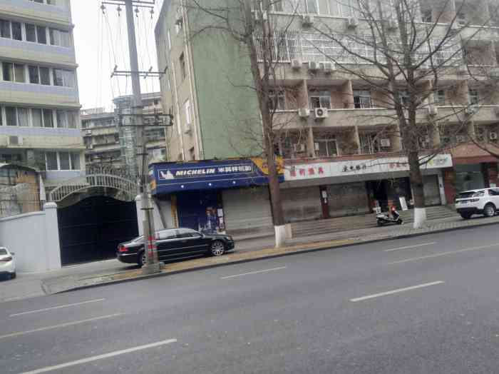 青羊总裁4S店售价141.75万起 暂无优惠