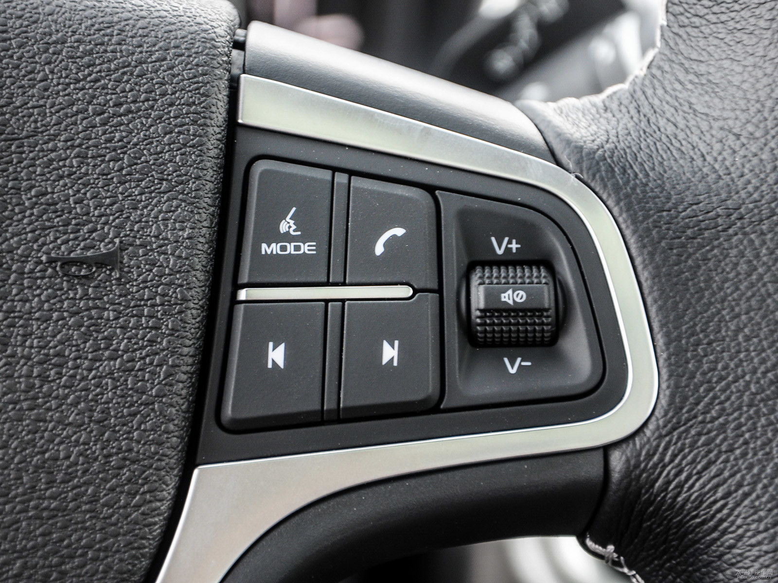 青羊总裁4S店售价141.75万起 暂无优惠