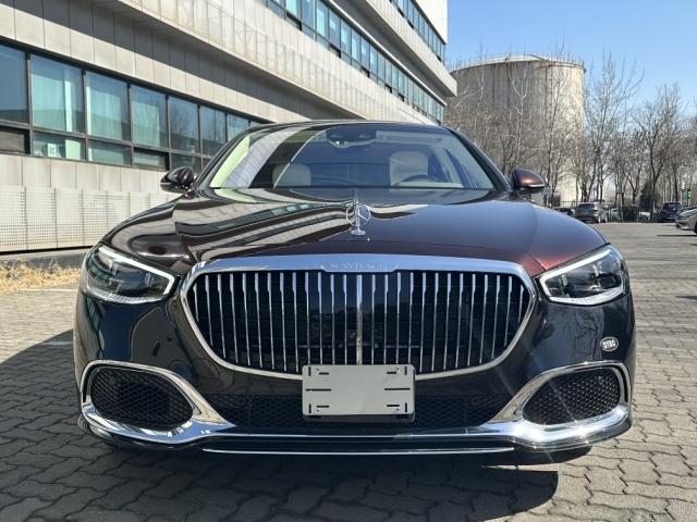 22款奔驰迈巴赫S580行情配置参数详解 展厅现车