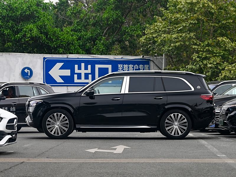 现购迈巴赫GLS级美版享40万优惠 欢迎前来试驾