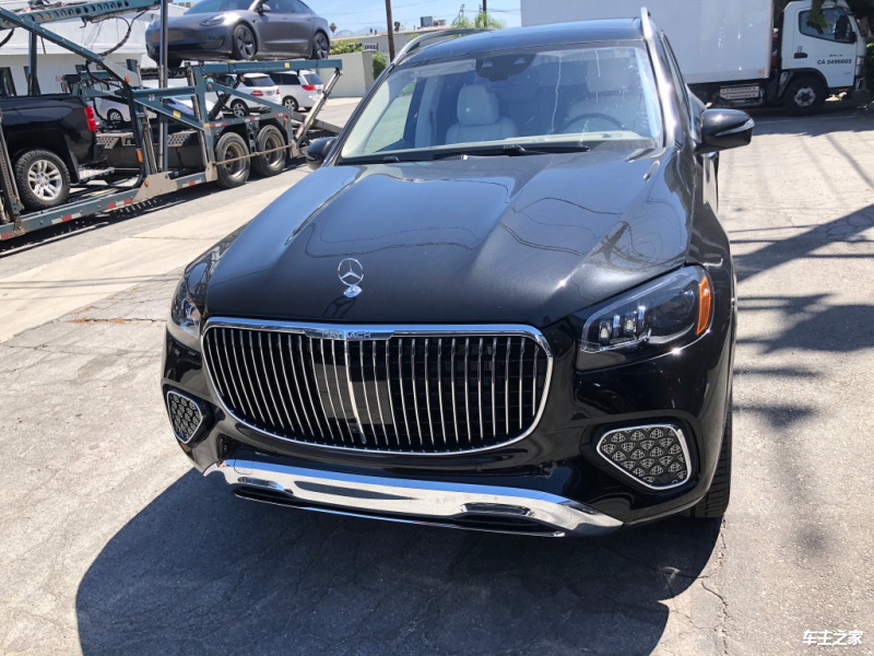 四川腾达东远名车迈巴赫GLS级墨版最新报价210万起 欢迎到店试驾