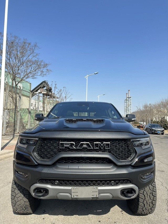 2023款美版道奇霸王龙TRX搭载6.2L动力十足劲