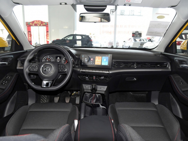 成都奔驰GLE墨版降价促销中 店内让利达27万元