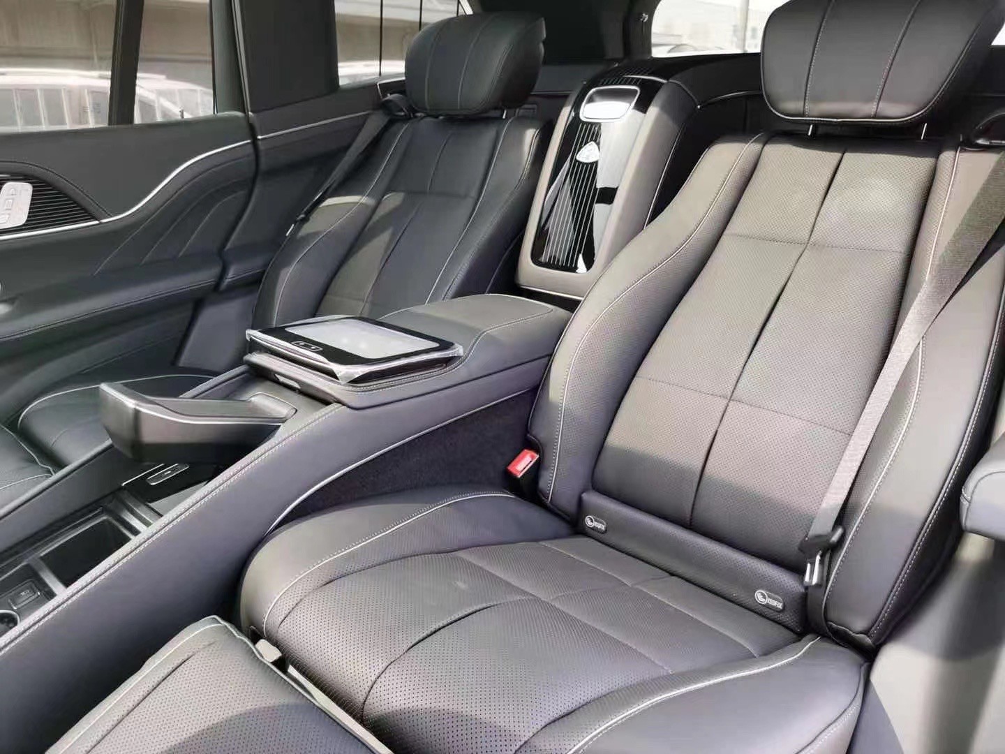 奔驰G级美版新款最高让利69万 欢迎垂询