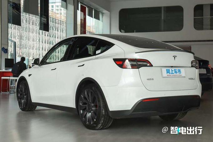 质价双升 强者恒强？抢先对比首测新老特斯拉Model Y
