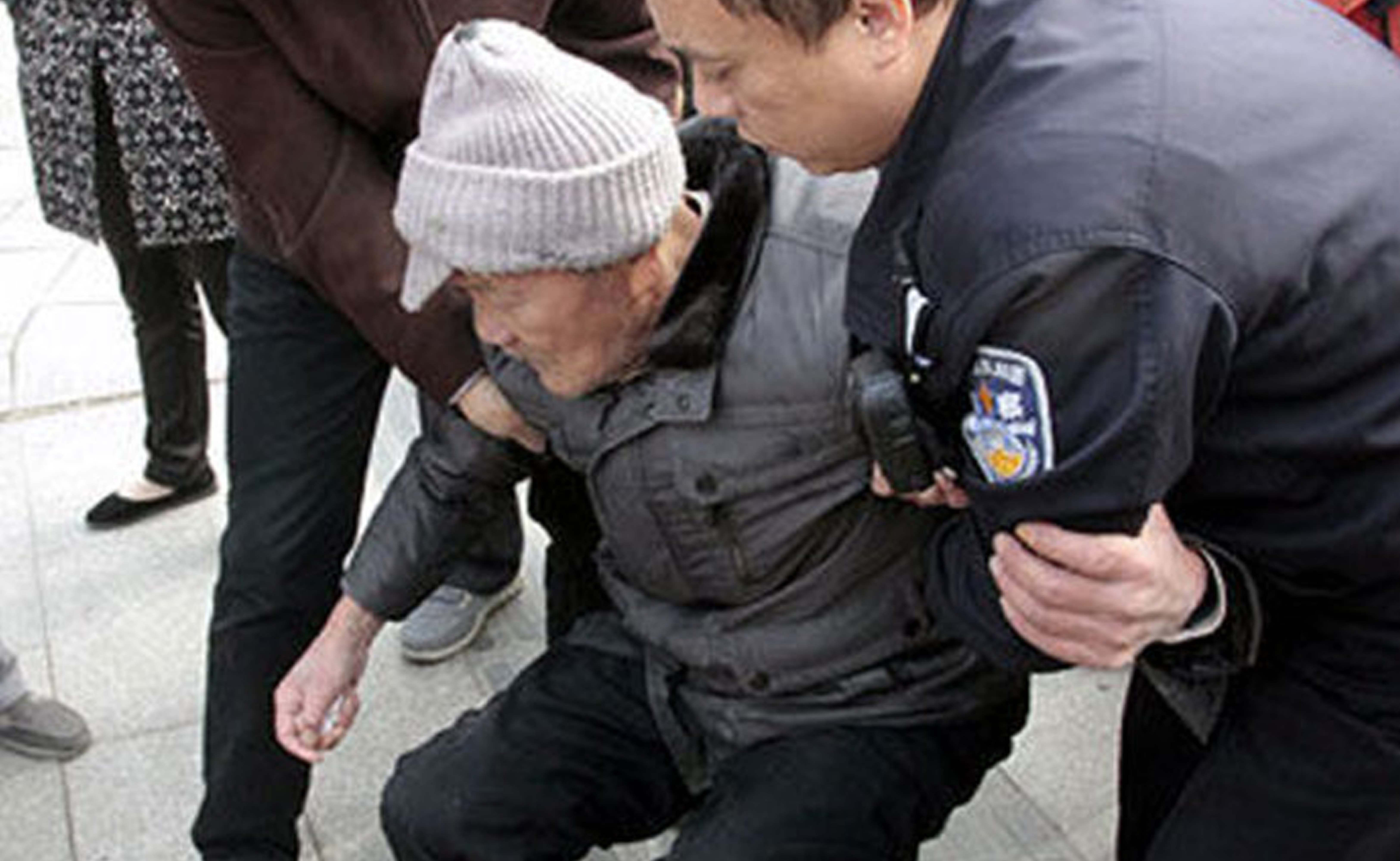 广州男子上淘宝许愿中一辆公交车 能装50人