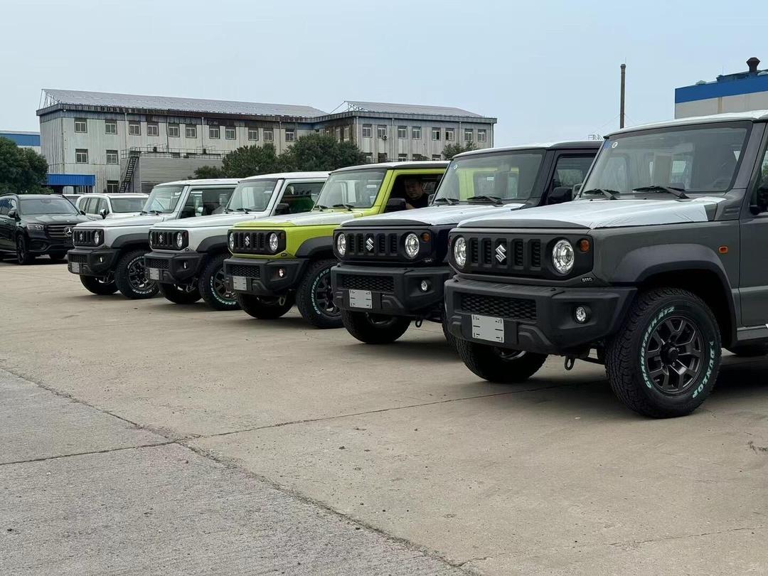 成都吉姆尼中东版价格25.80万起 优惠高达6.00万