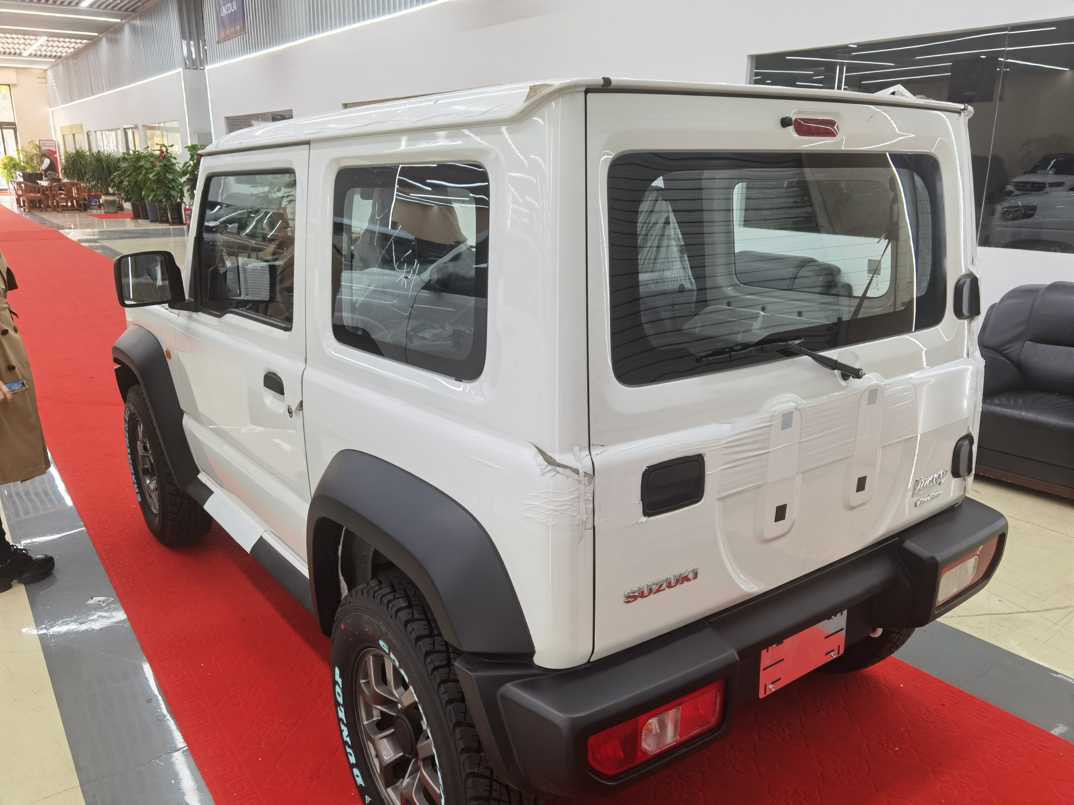 成都吉姆尼中东版价格25.80万起 优惠高达6.00万