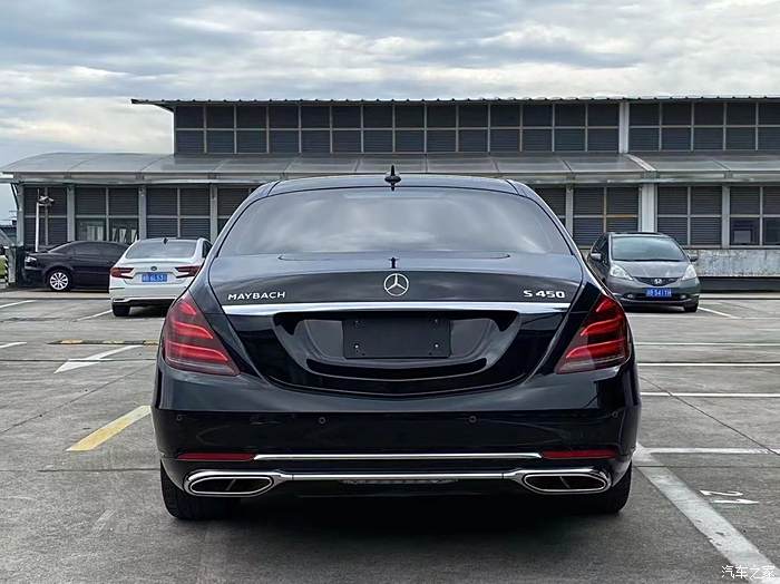 成都12月迈巴赫S级销量61辆，排名第262名
