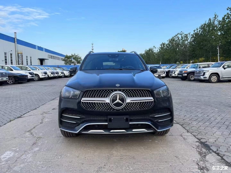 成都奔驰GLE墨版售价73万起 直降27万