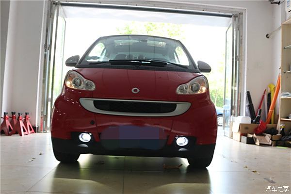 佛瑞亚海拉为全新smart精灵5号打造高度定制化LED矩阵式前照灯