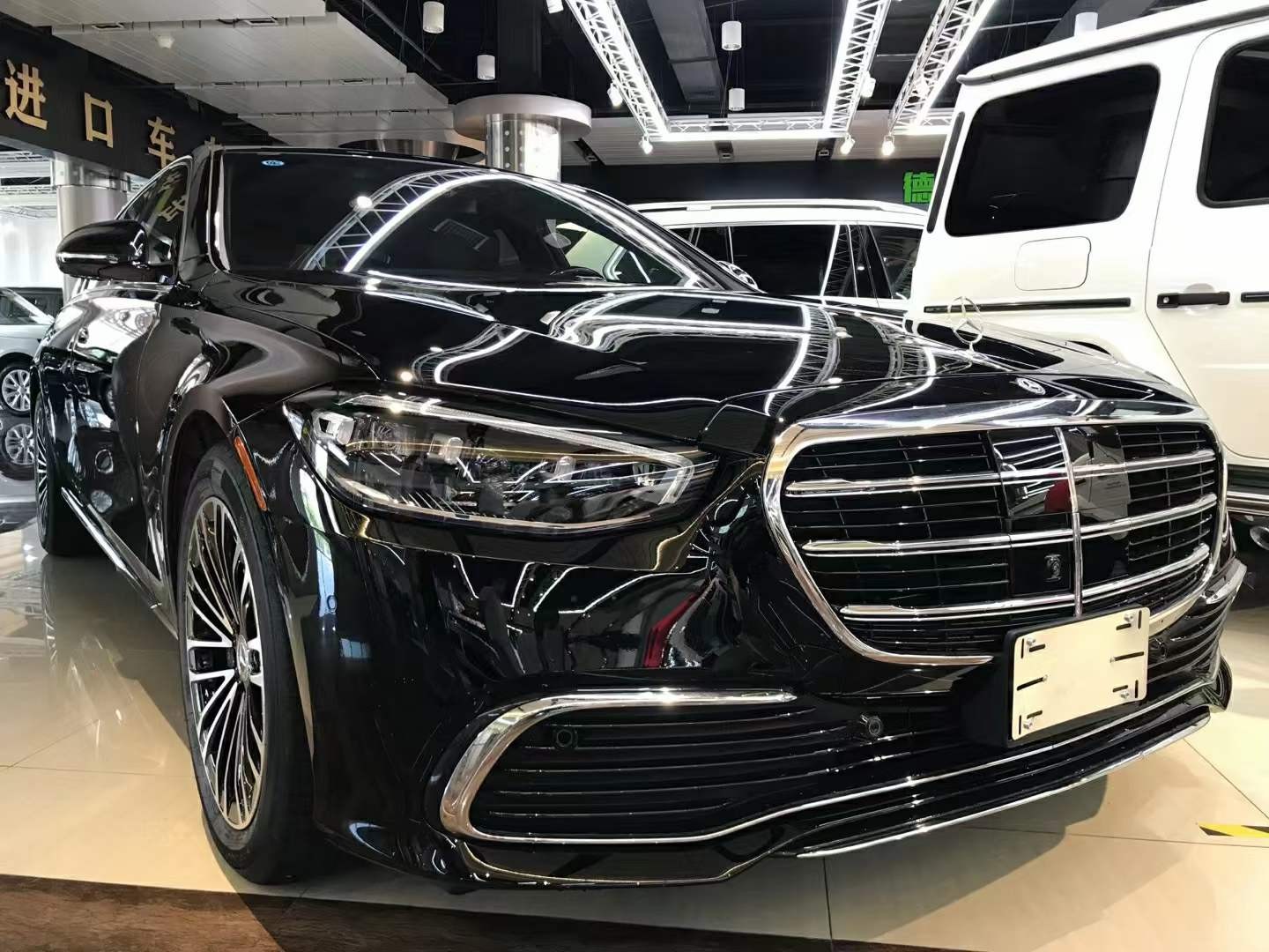平行进口奔驰S级价格最低125万起 欢迎到店试驾