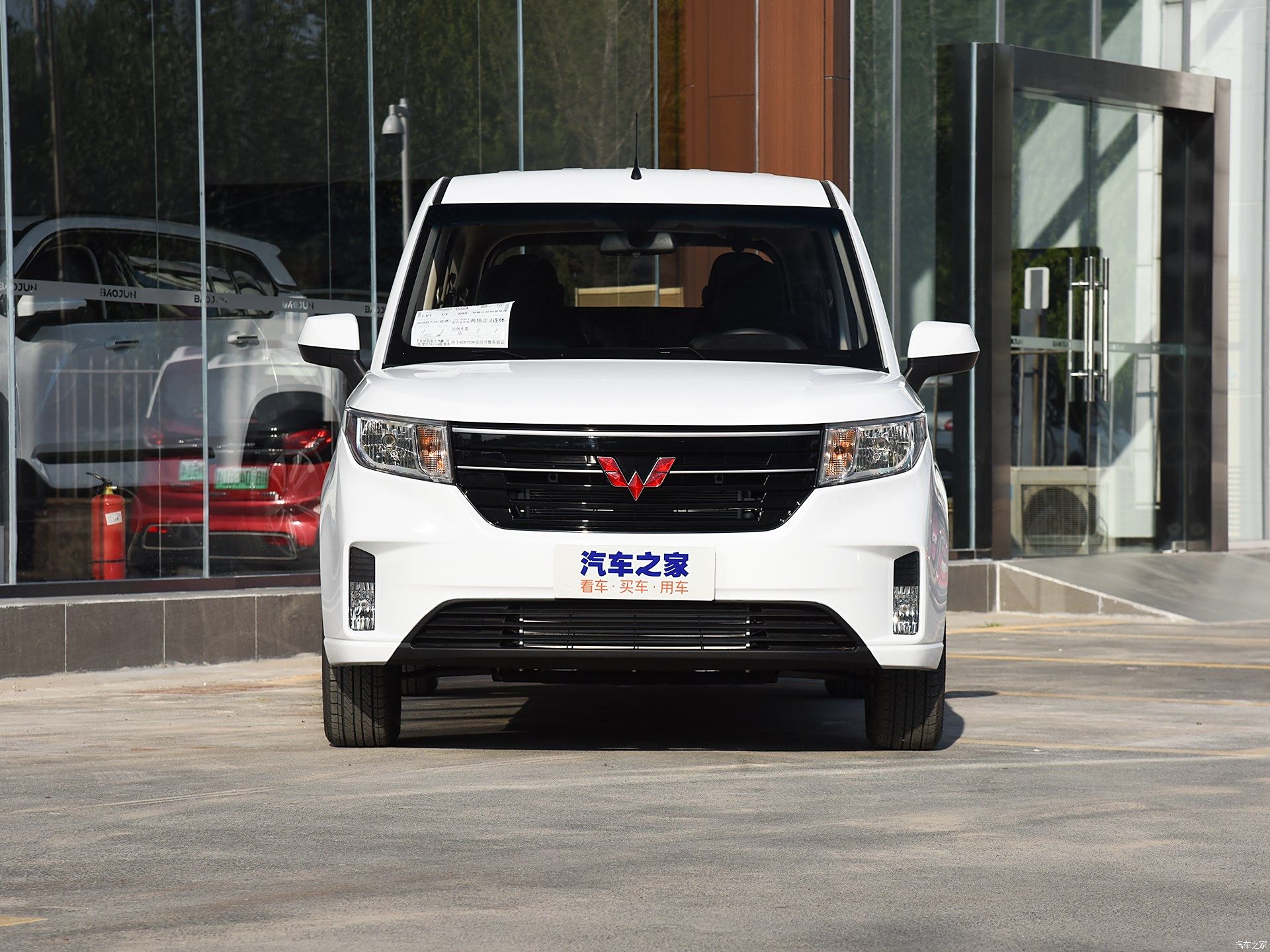 成都五菱宏光PLUS售价5.88万起 最高优惠0.10万