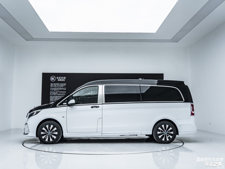 如何低调地展现老板实力？奔驰V级定制版MPV，实用又有面