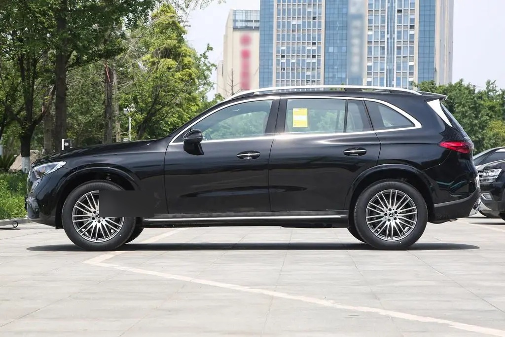 成都奔驰V级价格最低51万起 欢迎上门试驾