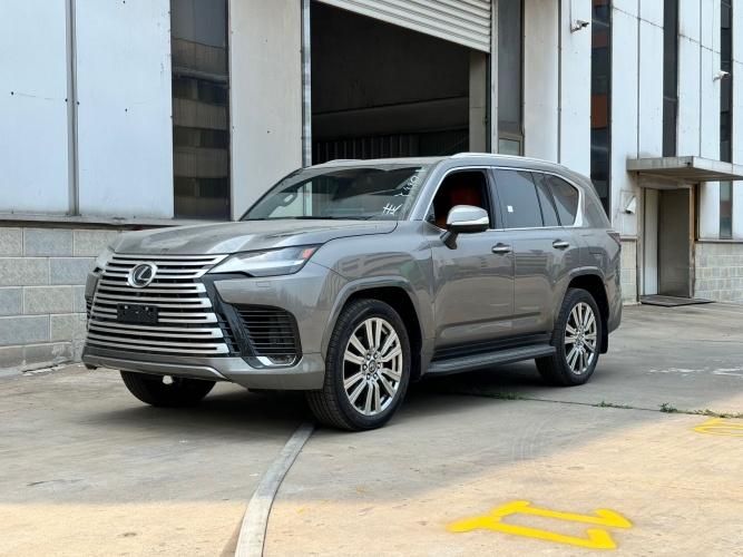 2024款雷克萨斯LX600首批火爆预售 售全国