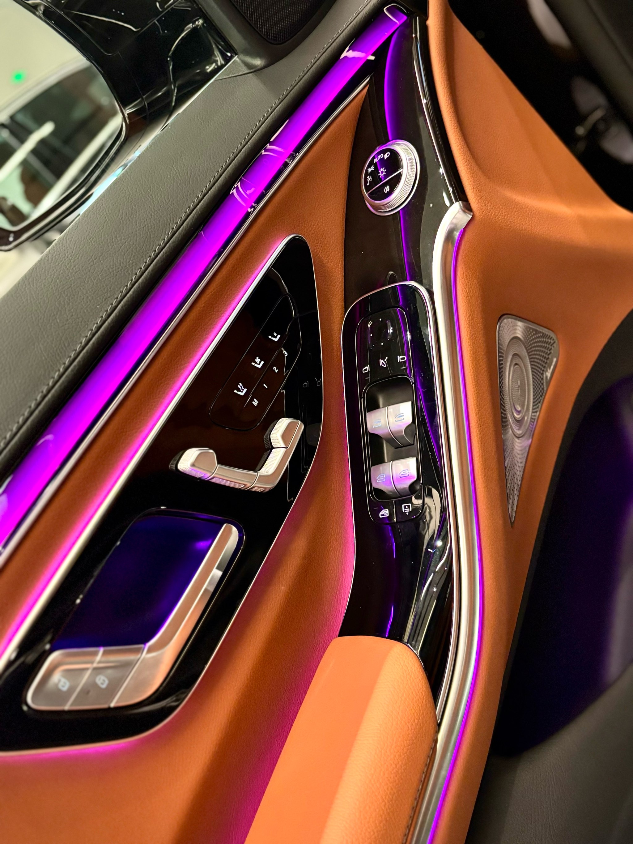 成都平行进口奔驰S级加版最低报价129万起 欢迎试乘试驾