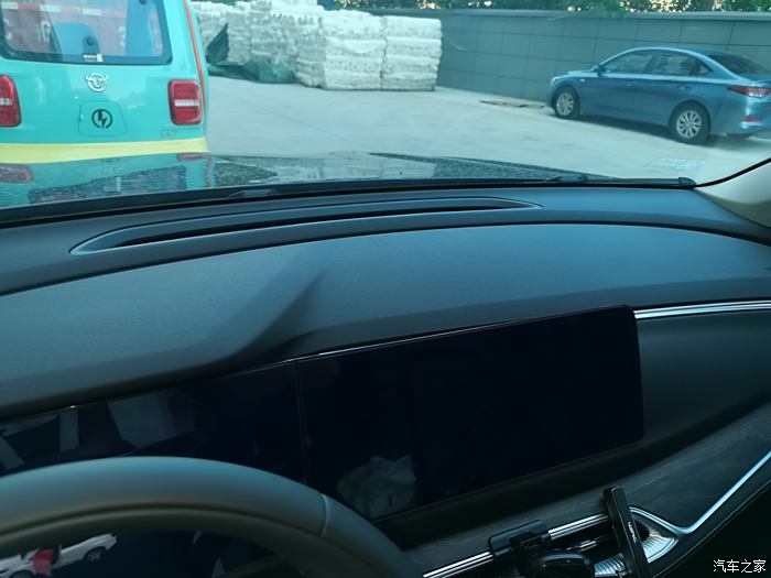 蓝电E5荣登2024新能源混动中型SUV年度质量榜第二 品质实力再获认可