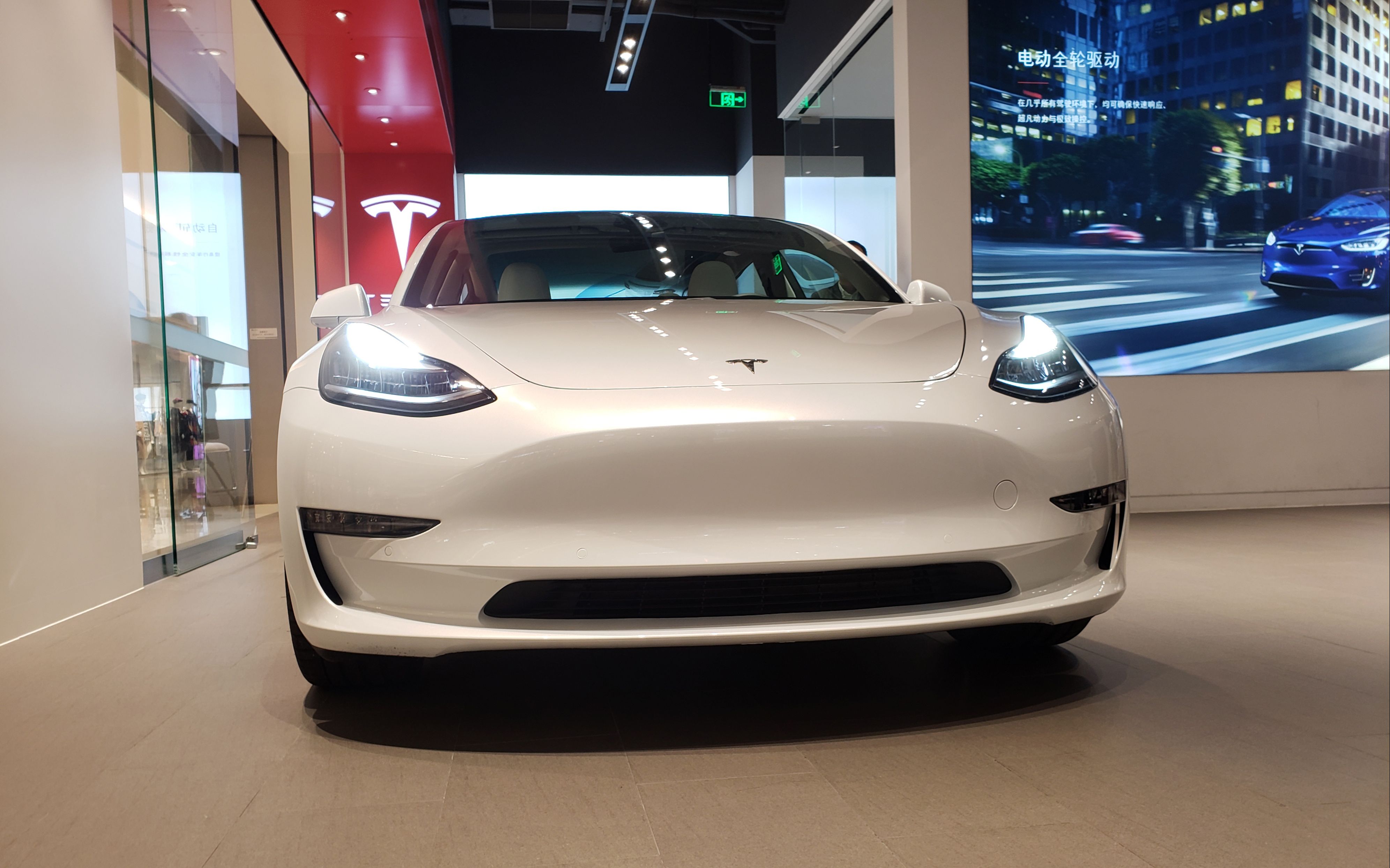 成都Model 3最新报价23.19万起 暂无优惠