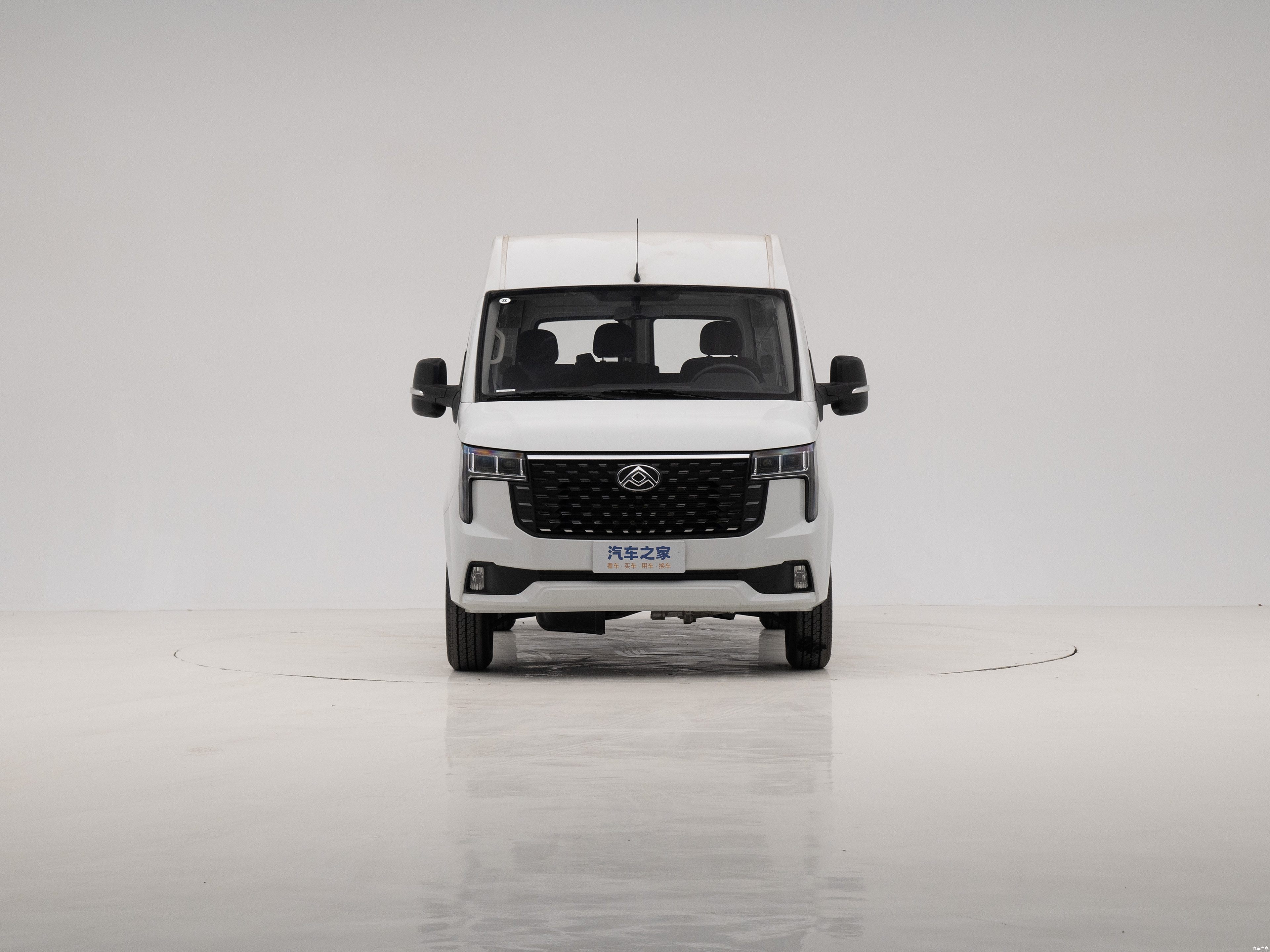 新津新途V80降1.40万 最低仅售8.68万