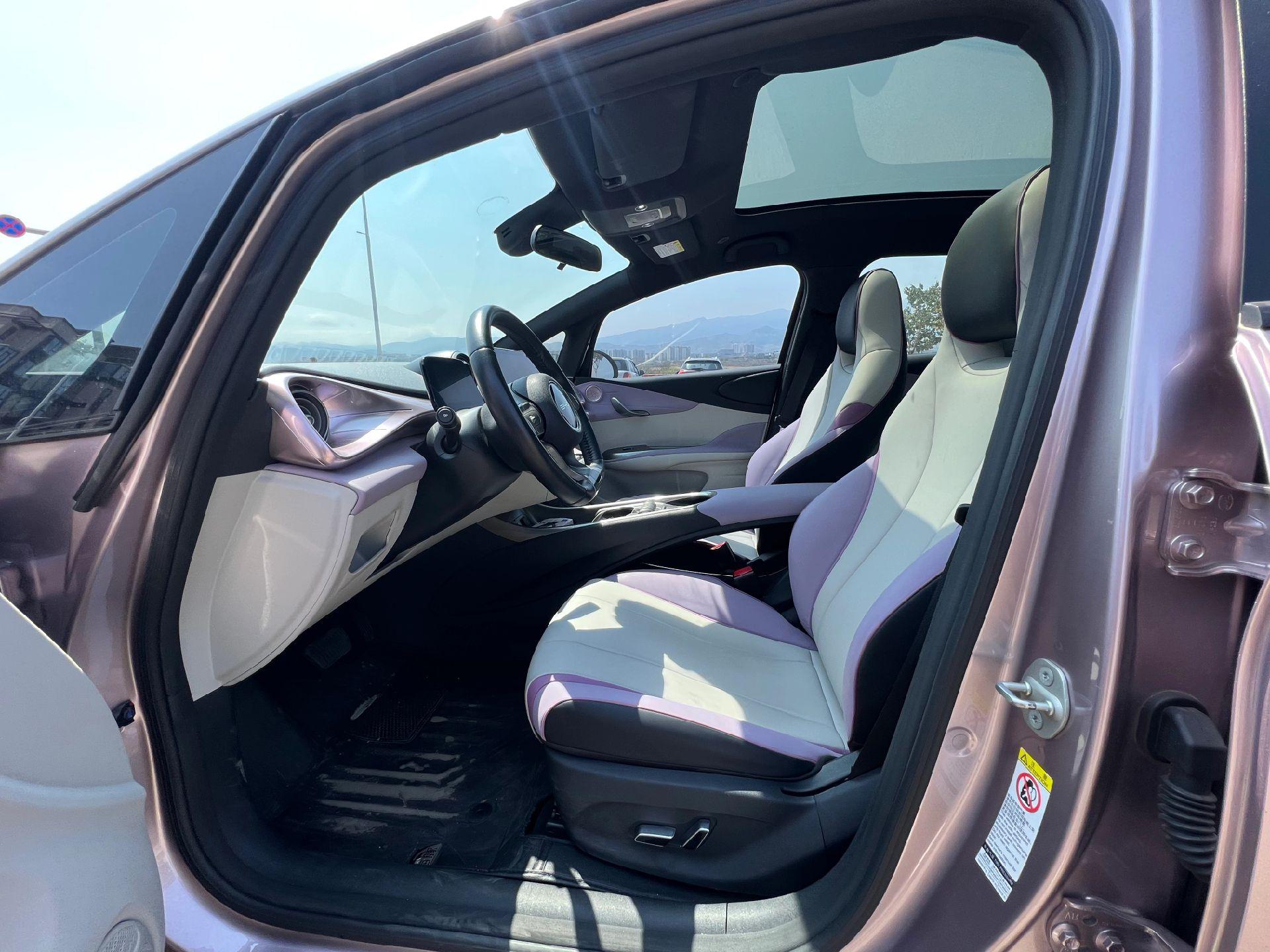 比亚迪海豚智驾版实车到店 外观内饰变样 配车载冰箱 搭天神之眼C