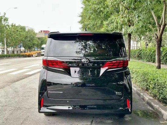 丰田埃尔法 展厅现车优惠多 商务典范