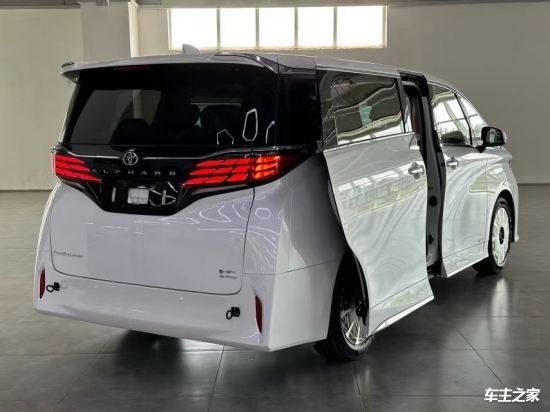 丰田埃尔法 展厅现车优惠多 商务典范