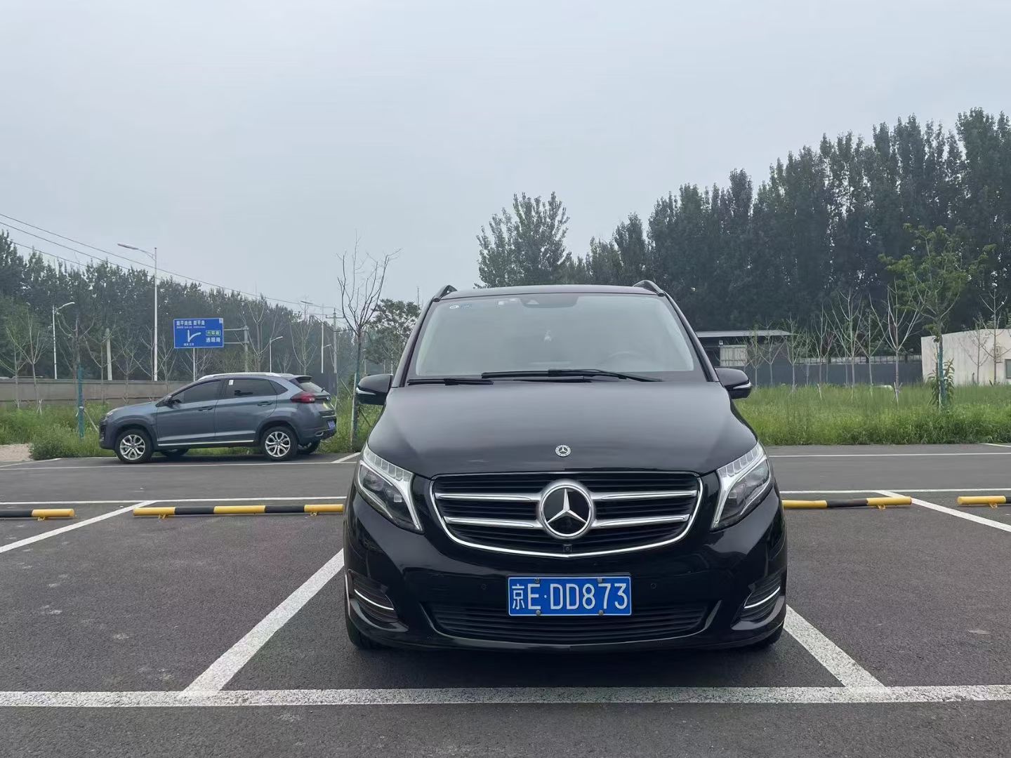 成都平行进口奔驰V级让利促销中 购车直降6万