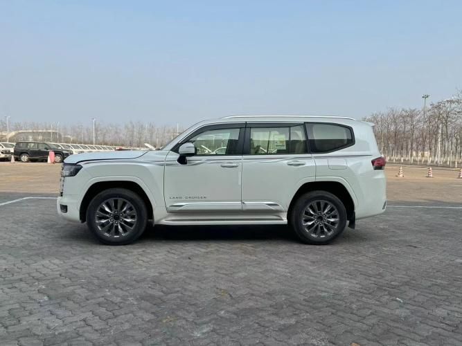 2024款丰田酷路泽3500 GXR图文介绍