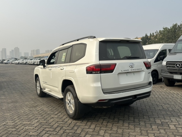 2024款丰田酷路泽3500 GXR图文介绍