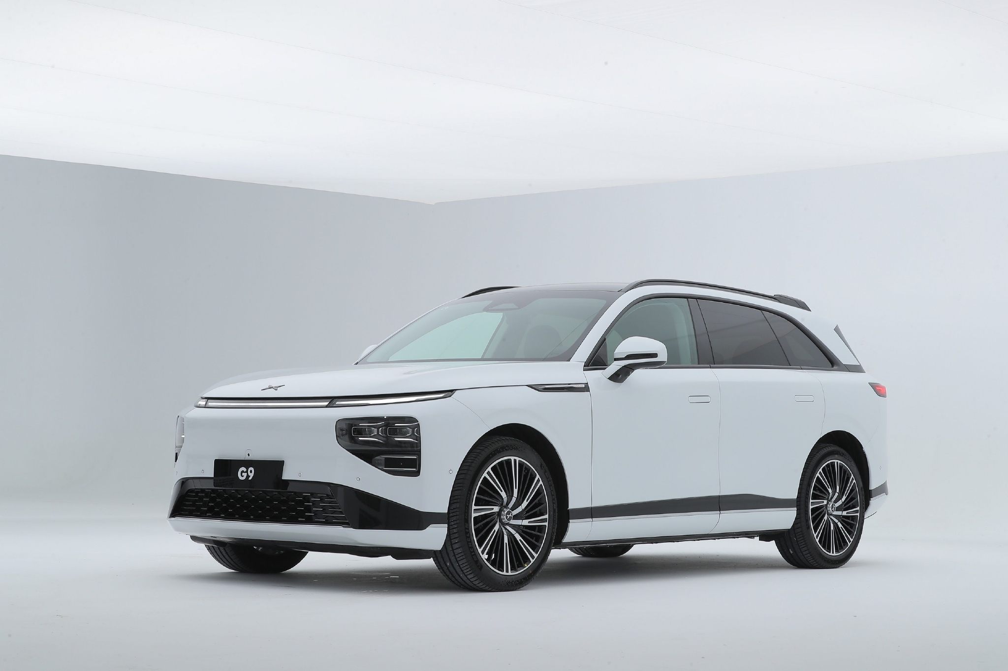 何小鹏：德国经销商惊讶小鹏G9的质量 竟然比奔驰还要好