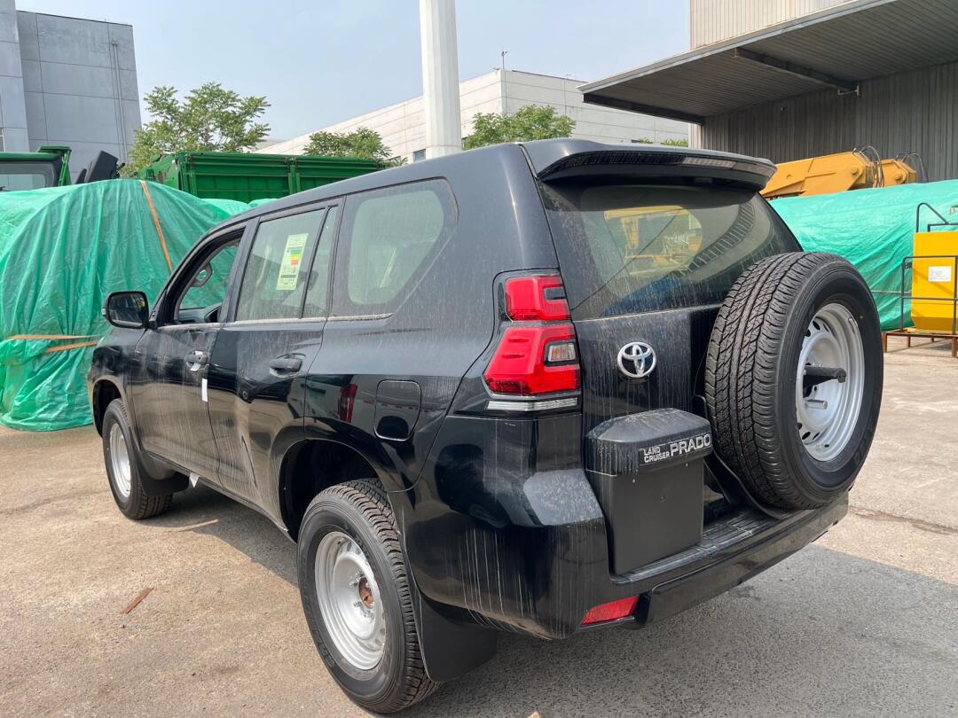 丰田霸道2800柴油报价及图片配置