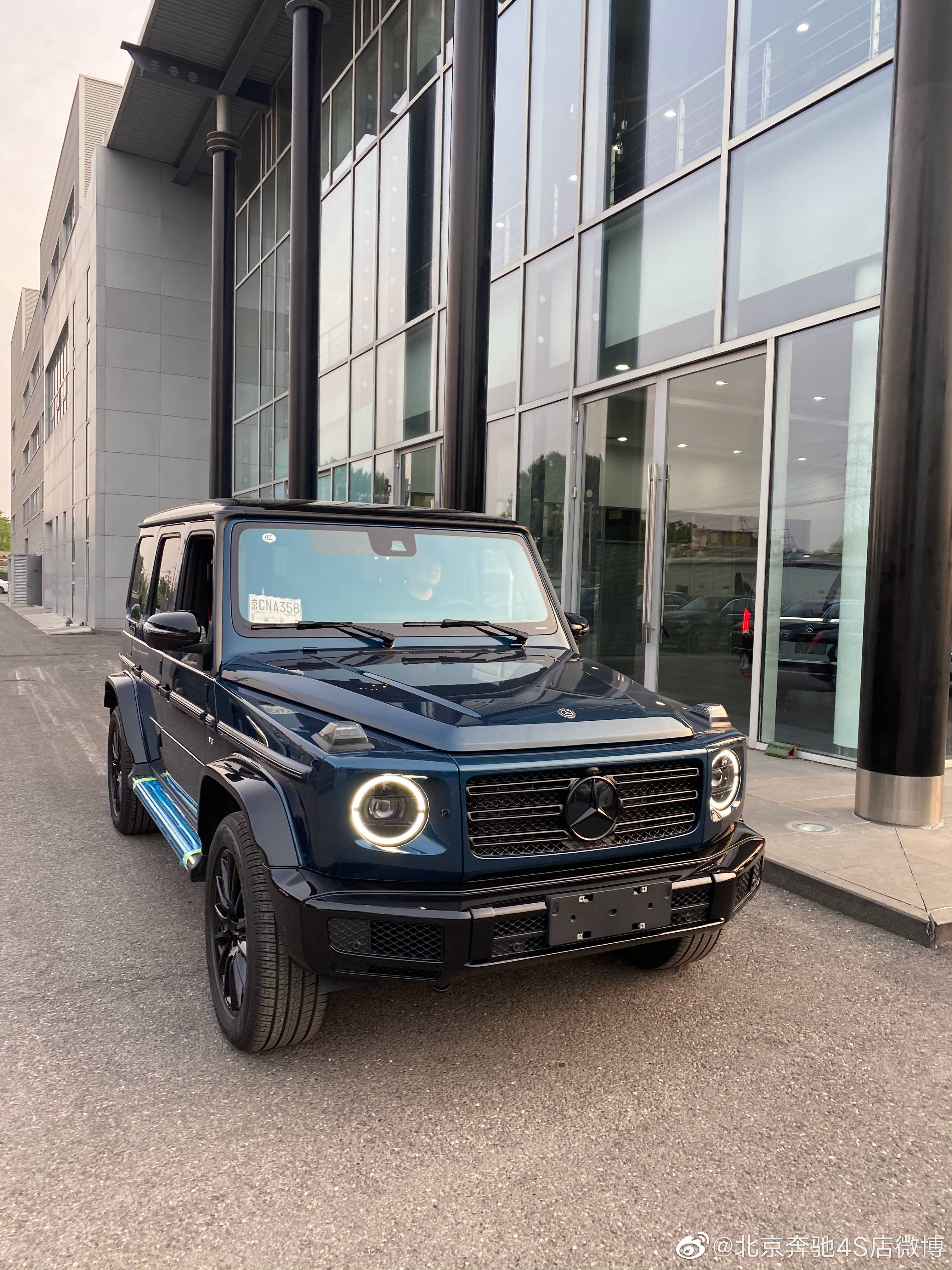 奔驰G级加版促销209万起 欢迎到店试驾