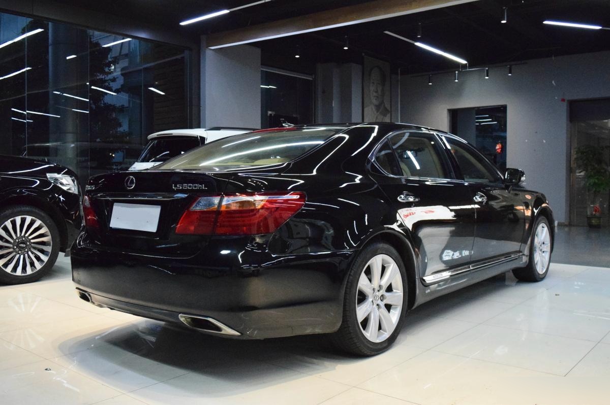 成都平行进口雷克萨斯LM欧版最新行情 售价145万元起