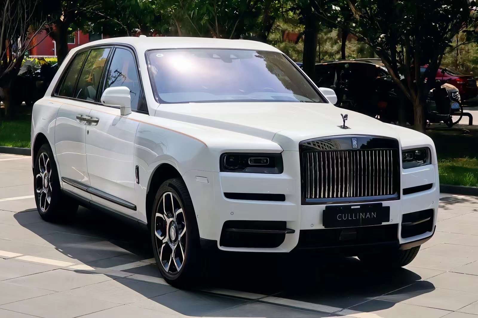 库里南最新报价590万起 售全国