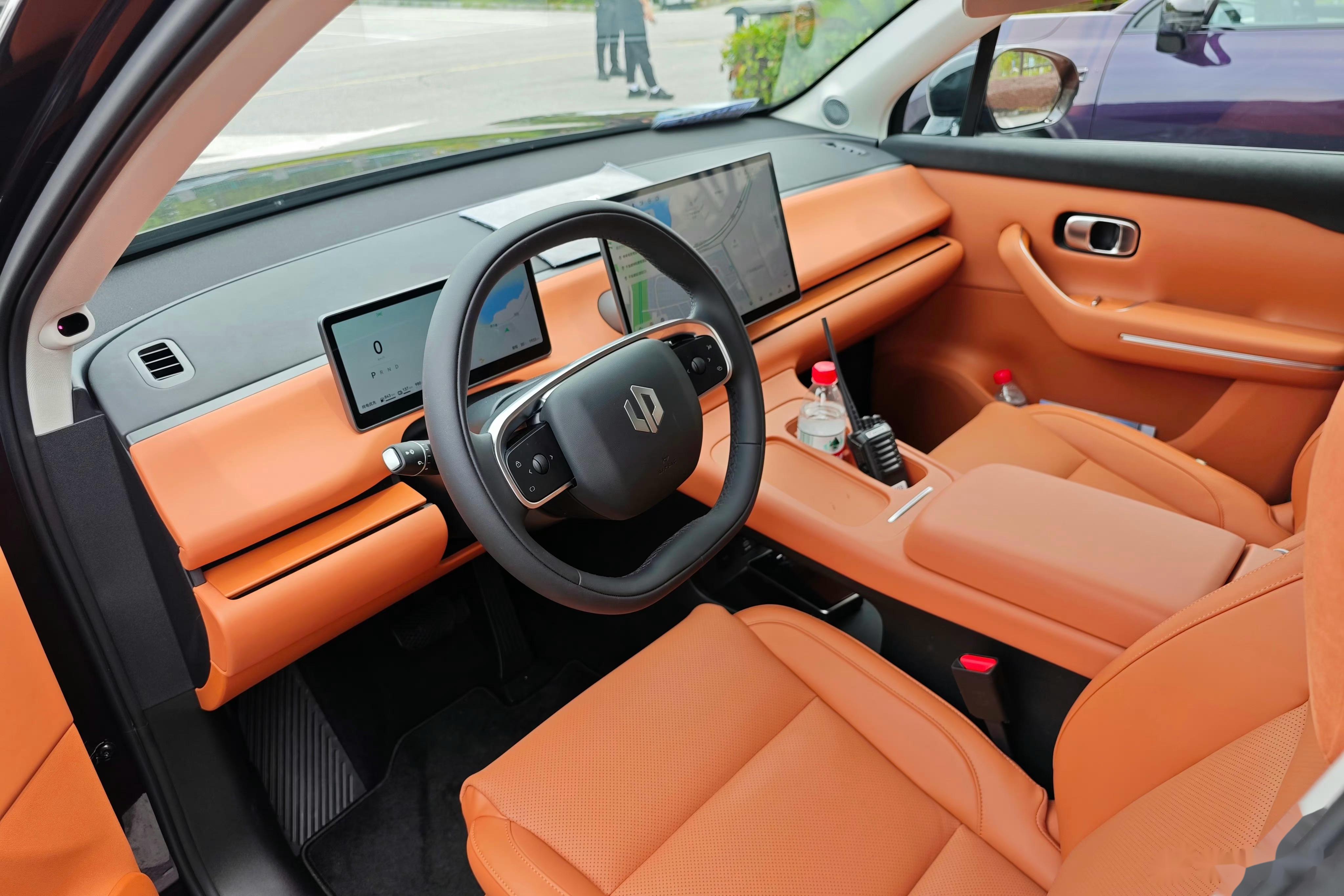 2026年二季度见！零跑朱江明宣布D平台旗舰MPV车型将问世：售价20-30万级