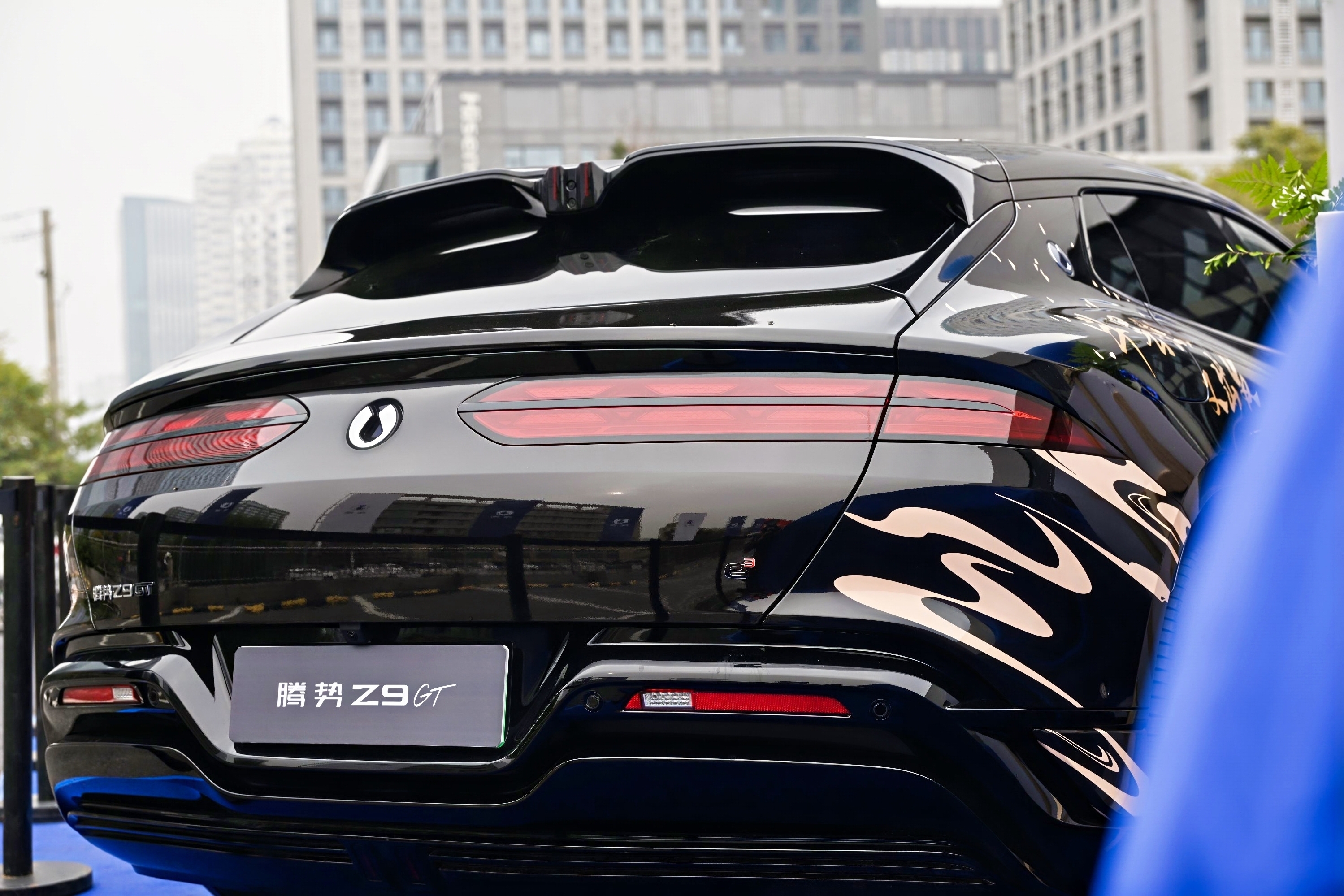 配备黑色外观套件 腾势N9黑武士版官图发布 现已开放选购